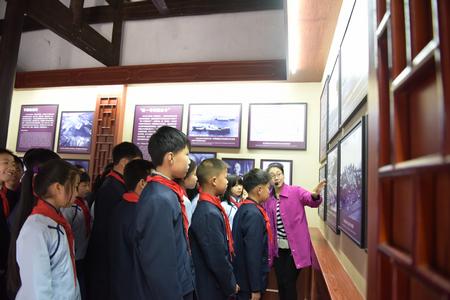 小朋友看展览 小朋友看展览