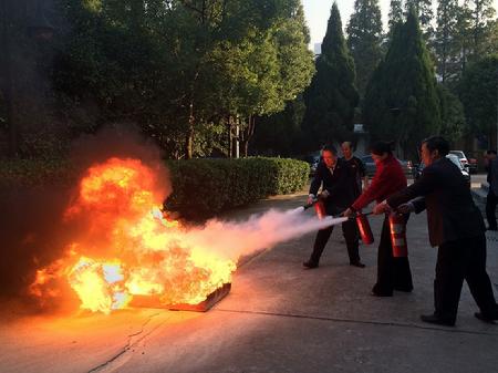 2014.11.17应急演练 (6) 2014.11.17应急演练 (6)